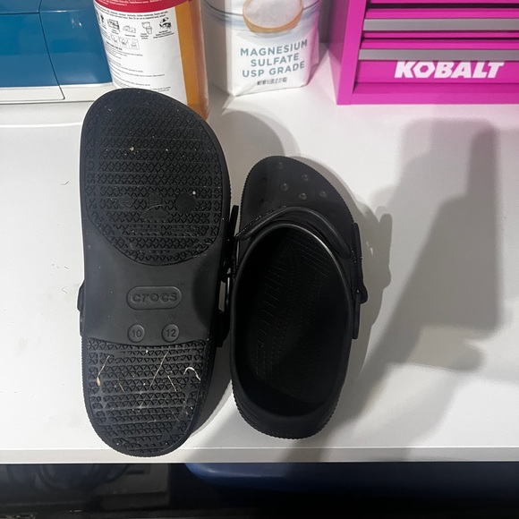 CROCS Men's Black Clogs - Picture 3 of 4